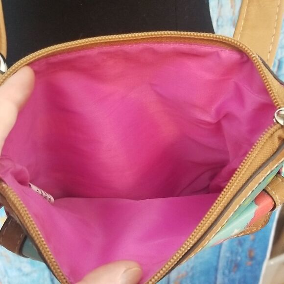 LILY Bloom Cupcake Crossbody Purse - Picture 6 of 10